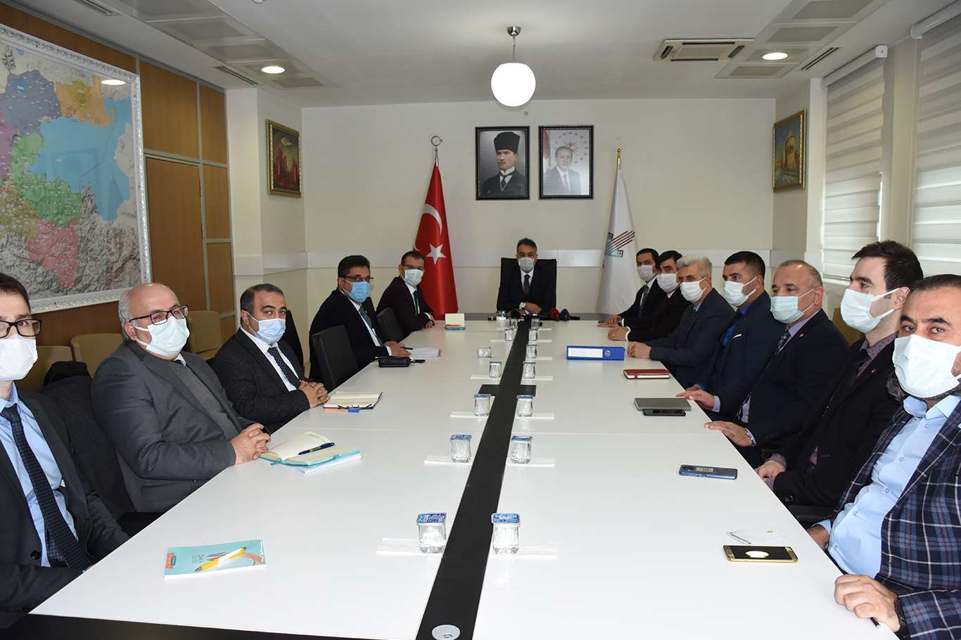Bitlis'te 2'nci Organize Sanayi Bölgesinin ilk toplantısı yapıldı Bitlis'te 2'nci Organize Sanayi Bölgesinin ilk toplantısı yapıldı